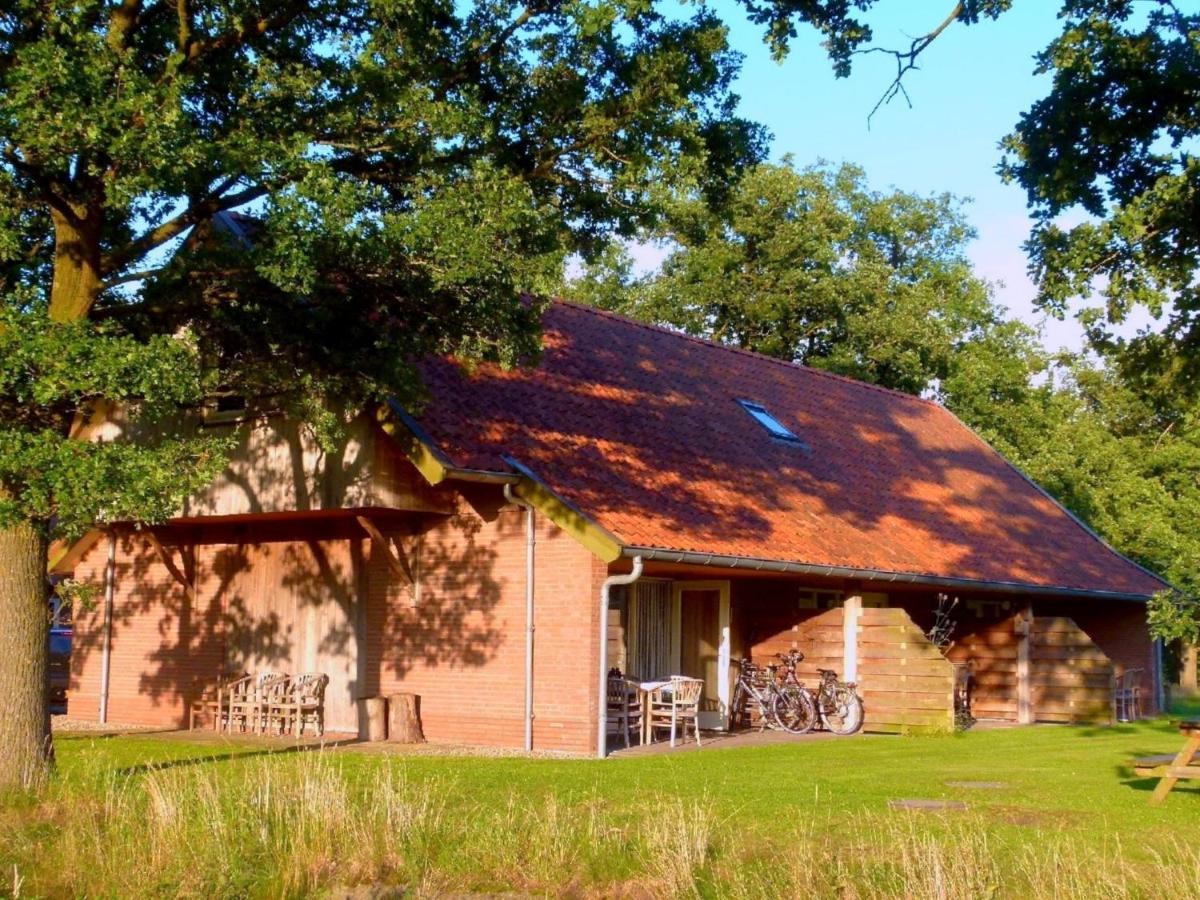 Peaceful Holiday Home With Roofed Terrace Geesteren  Camera foto